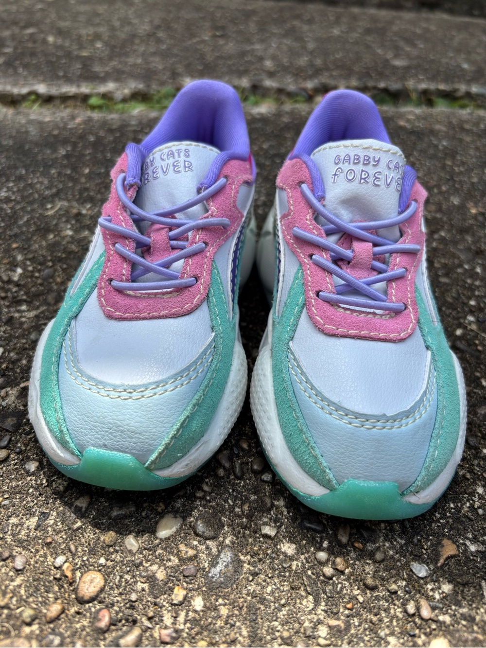 The PUMA Gabby's Dollhouse Kids Low Top Sneakers in multicolor lace-up design